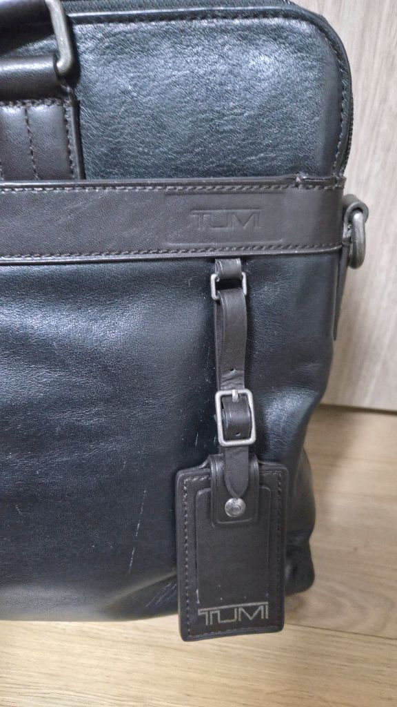 투미 소가죽 서류가방--3