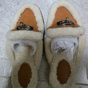 에르메스 퍼 슬리퍼