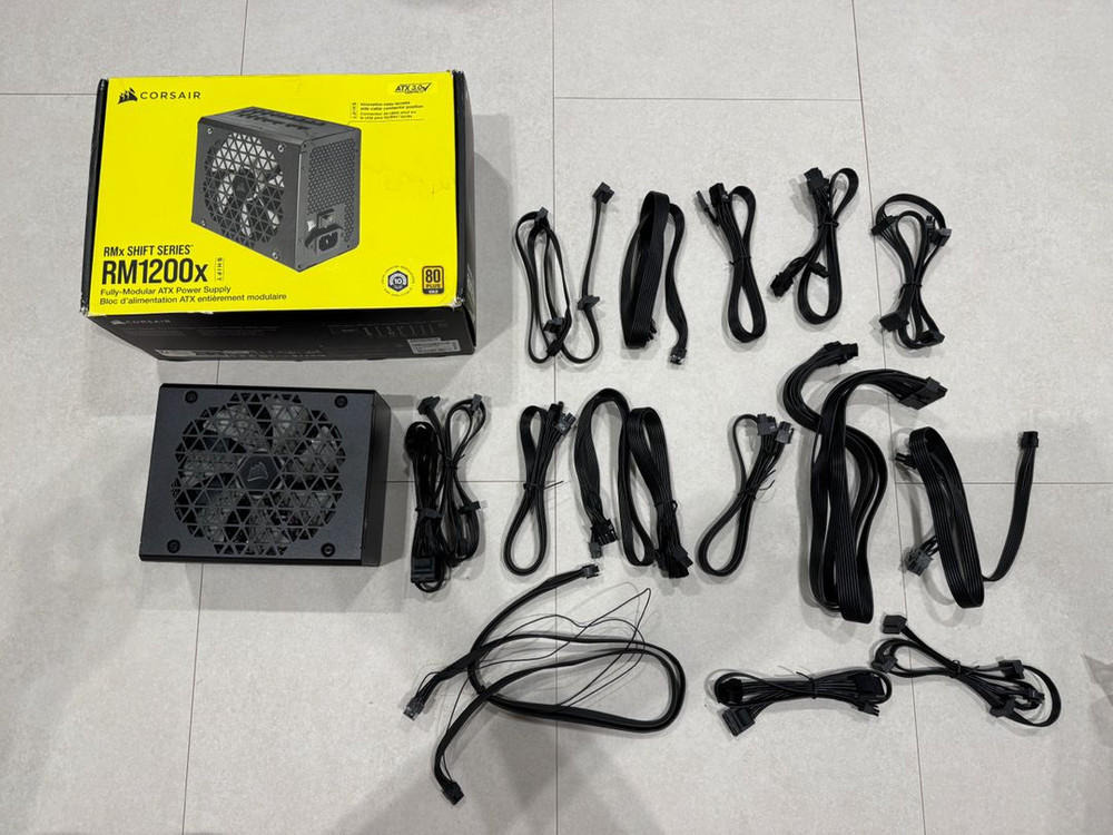 커세어 RM1200x SHIFT 80PLUS골드 ATX3.0 이미지