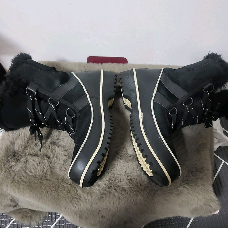 소렐 sorel 티볼리 겨울 방한 퍼 부츠 털 부츠 240--2