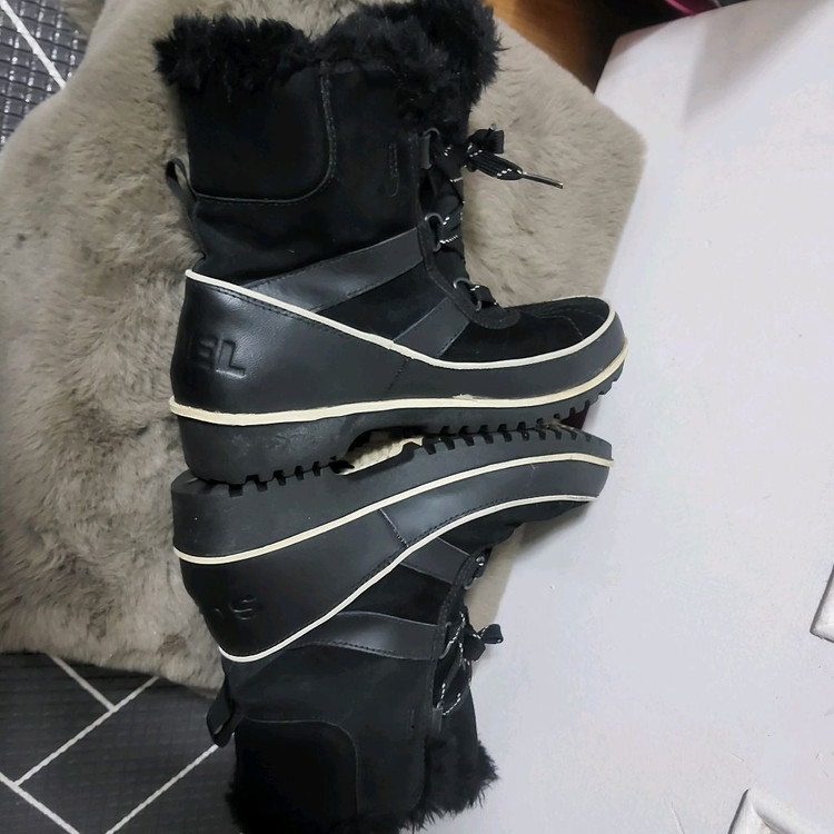 소렐 sorel 티볼리 겨울 방한 퍼 부츠 털 부츠 240--5