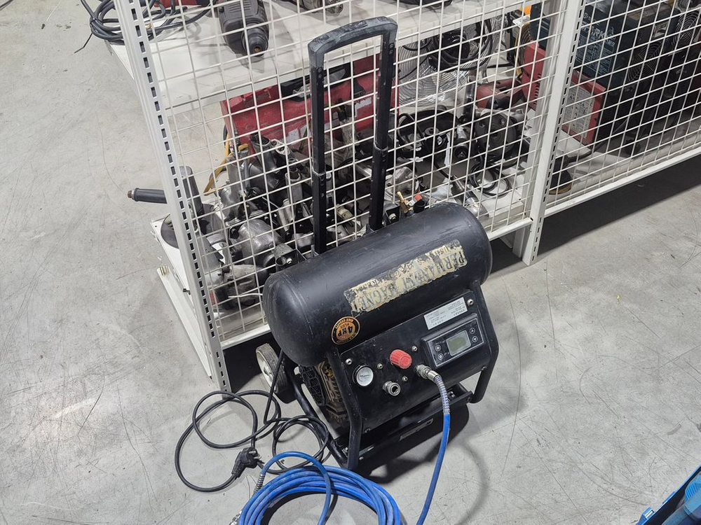 티찹 콤프레샤(TICHOP/ DC990K) 저소음 콤프레샤/ 케리어형 중고 팝니다--1