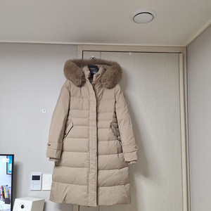 헤지스레이디스 폭스퍼 트리밍 구스다운 롱패딩