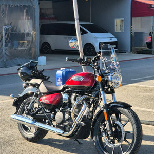 로얄엔필드 메테오350 오토바이 이미지