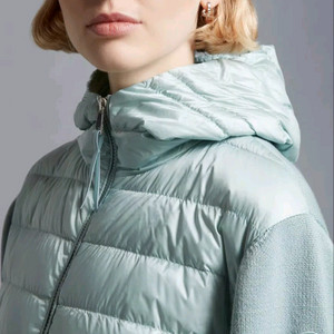 [[정품,새상품]] 몽클레어 여성 후디 울 민트 가디건 패딩 s사이즈