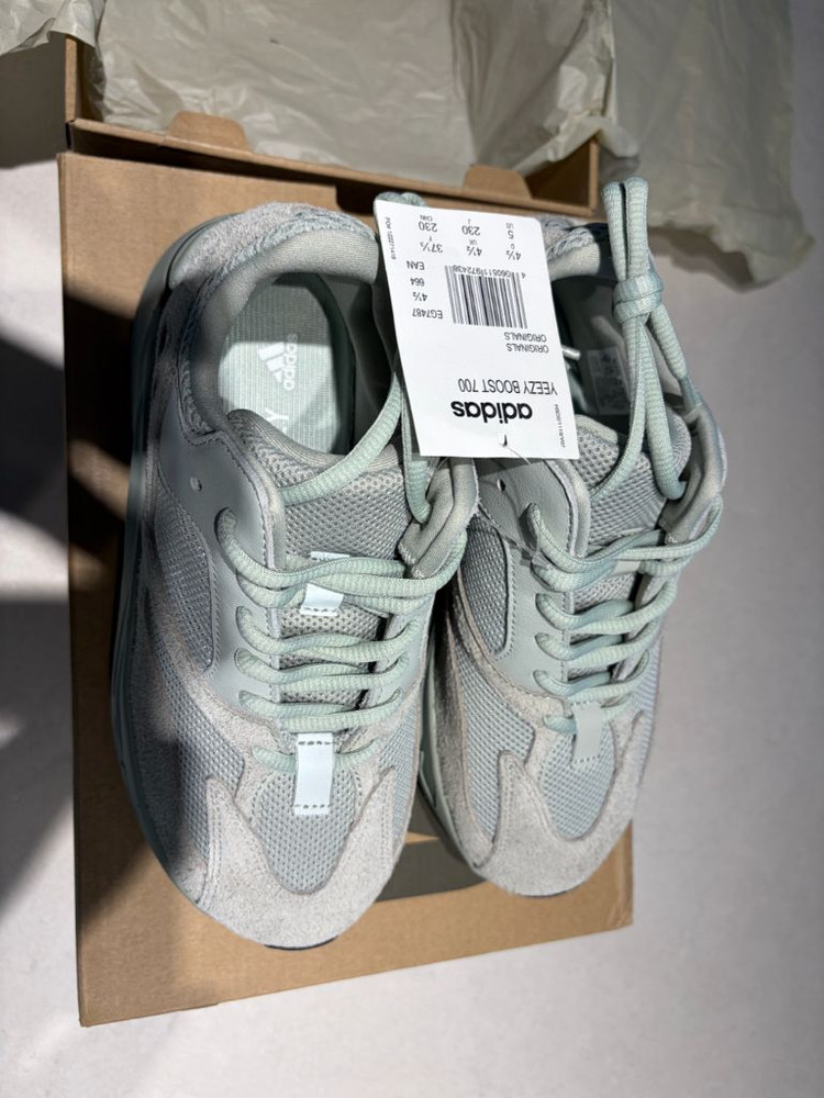 [230] 아디다스 이지부스트 700 솔트 새상품 이미지