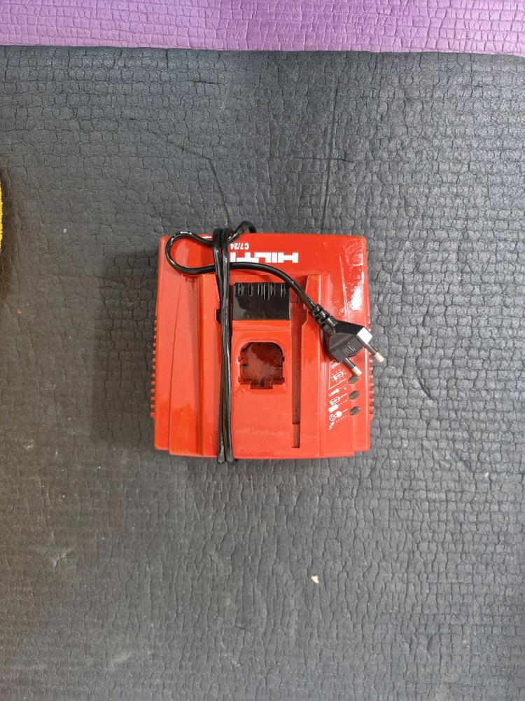 힐티충전기C724 고속충전기 C7/24 탄창형도충전가능 A급 매거진충전기 이미지