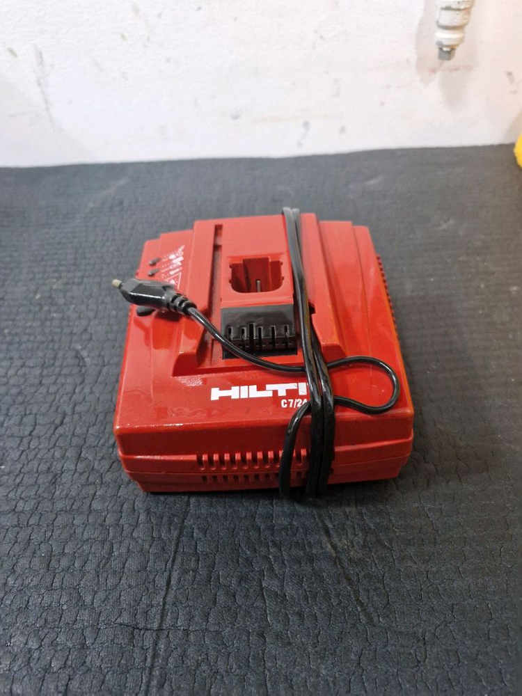 힐티충전기C724 고속충전기 C7/24 탄창형도충전가능 A급 매거진충전기 이미지