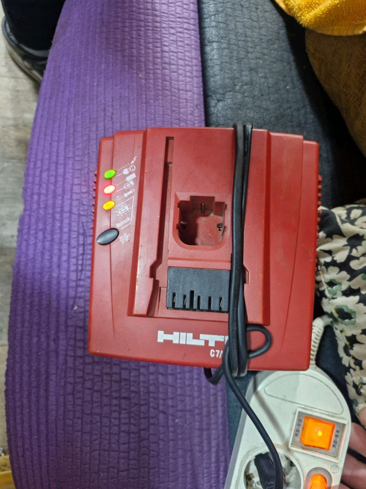 힐티충전기C724 고속충전기 C7/24 탄창형도충전가능 A급 매거진충전기 이미지