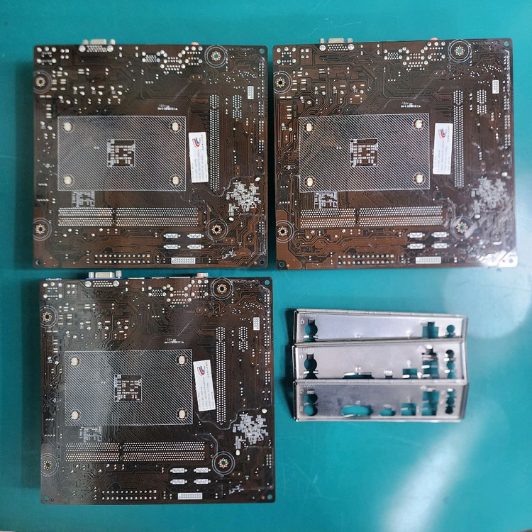 ECS A68F2P-M4 메인보드 + A4-6300 APU + 쿨러 + 백패널 세트 2장 남음 1장당 이미지