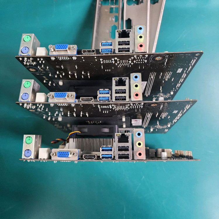 ECS A68F2P-M4 메인보드 + A4-6300 APU + 쿨러 + 백패널 세트 2장 남음 1장당 이미지