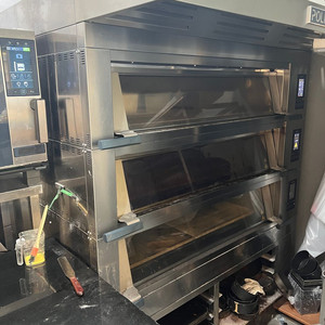 하이엔드 업소용 제빵기기(폴린 오븐, 에셔 믹서, 도우컨, 우녹스, 론도 파이롤러) 판매합니다.