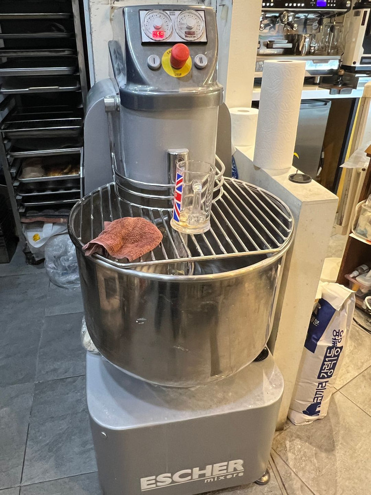 하이엔드 업소용 제빵기기(폴린 오븐, 에셔 믹서, 도우컨, 우녹스, 론도 파이롤러) 판매합니다.--1