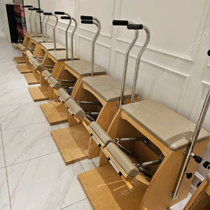 비즈플렛 필라테스 체어