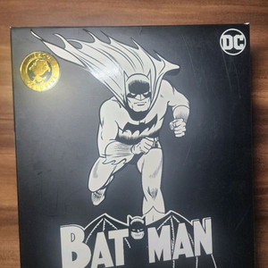 메즈코 배트맨 골든에이지 블랙 팝니다. 1/12액션피규어