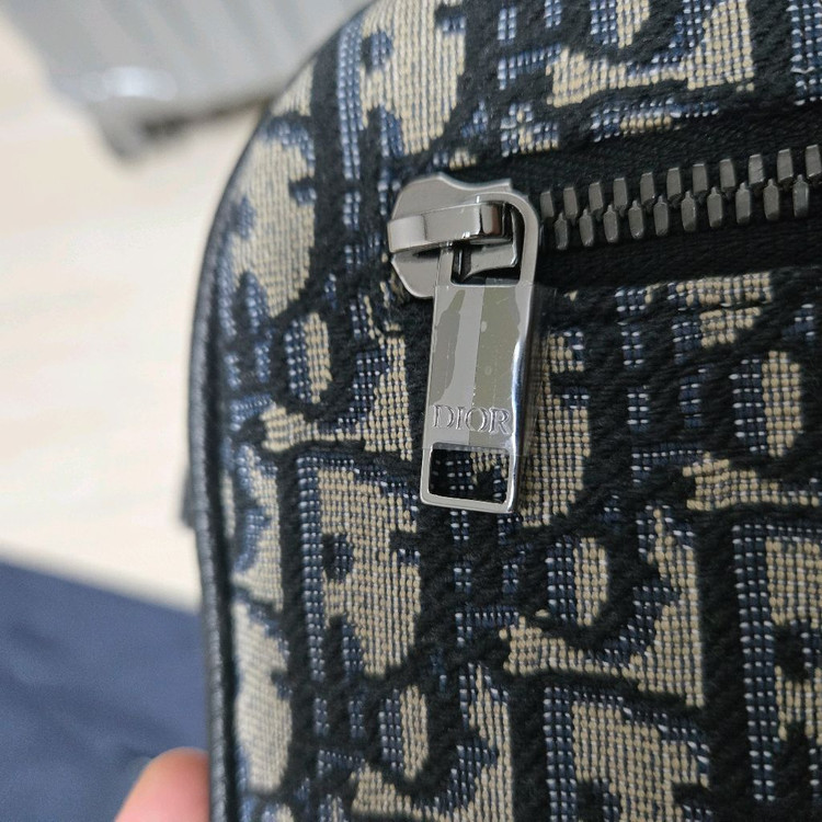 디올 오블리크파우치백--1