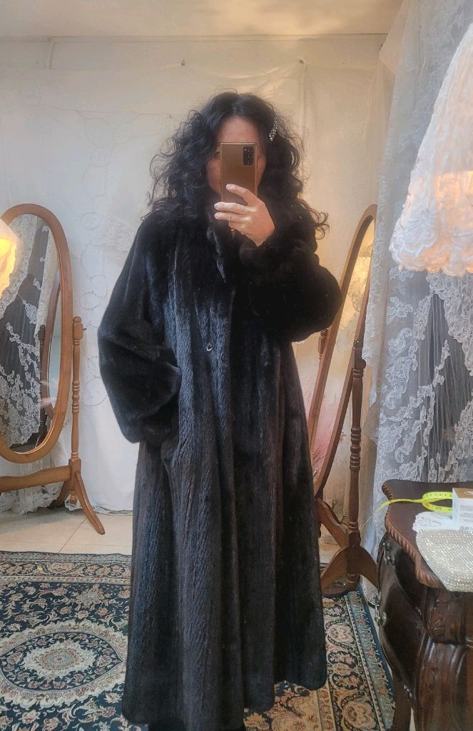 동우모피 블랙그라마 롱밍크코트(116cm)--8