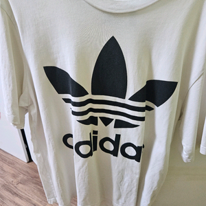 아디다스 오리지널 트리플시프트 반팔티