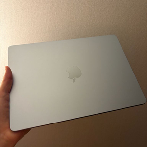 M4 맥북에어13인치 스카이블루 S급 풀박
