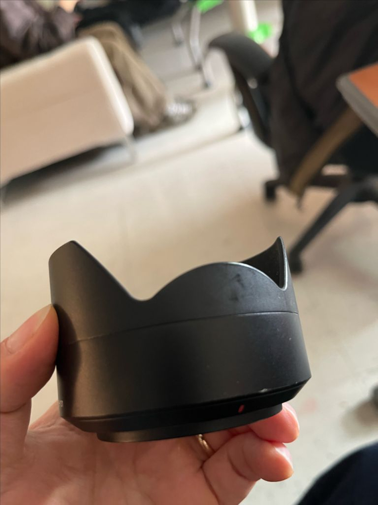 소니 FE 55mm f1.8 자이즈 렌즈--1