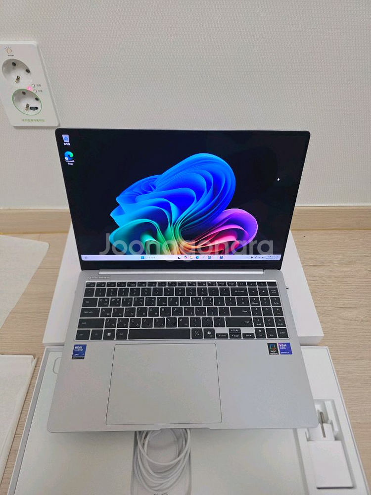 삼성 갤럭시북5 프로 울트라7 판매합니다. NT960XHA-KC71S--1
