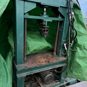 유압도끼 프레스