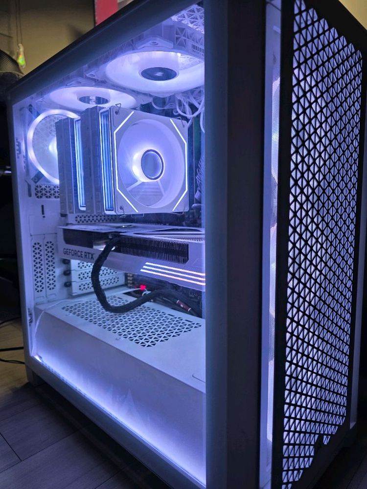 5800X3D 64GB 2TB 5070TI 고사양본체 이미지