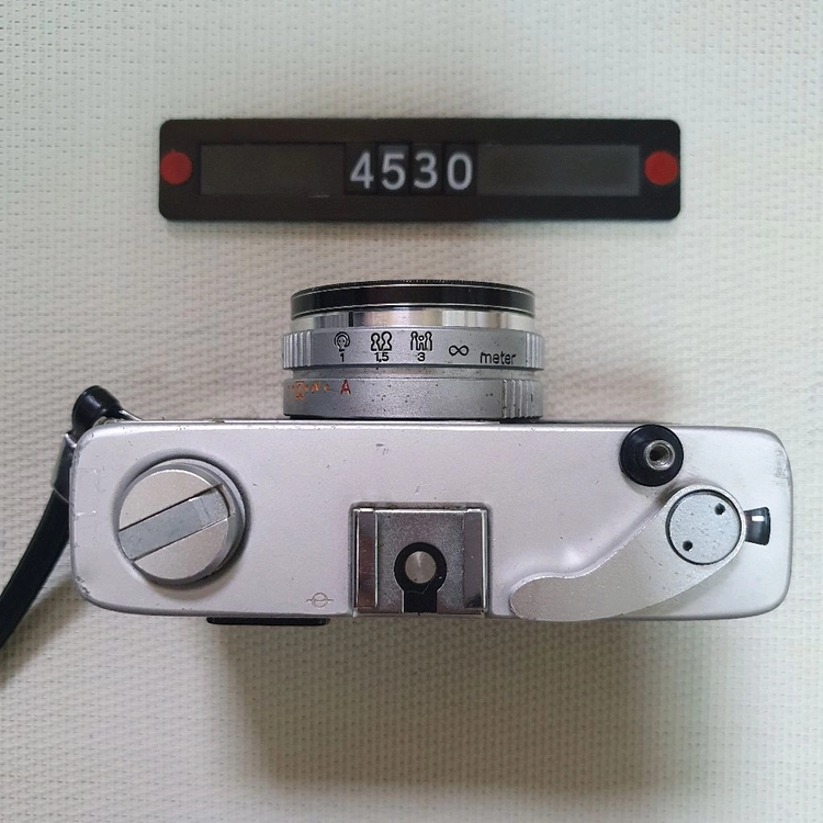 코니카 C 35 E&L 필름카메라 실버바디 이미지