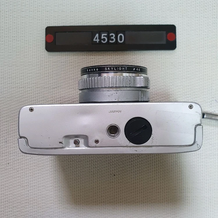 코니카 C 35 E&L 필름카메라 실버바디 이미지