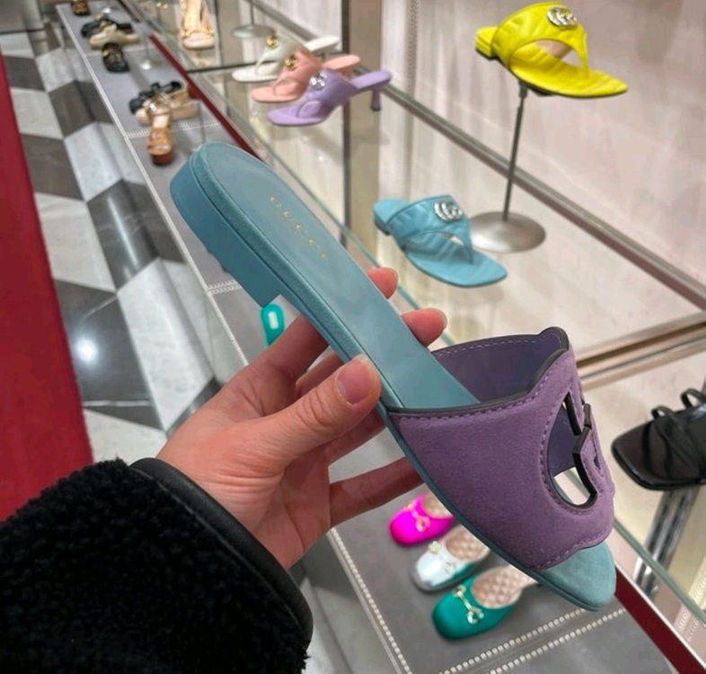 구찌 인터로킹 G 슬라이드 샌들--1