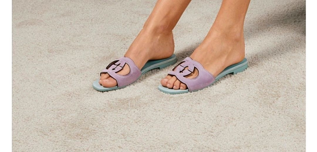 구찌 인터로킹 G 슬라이드 샌들--3