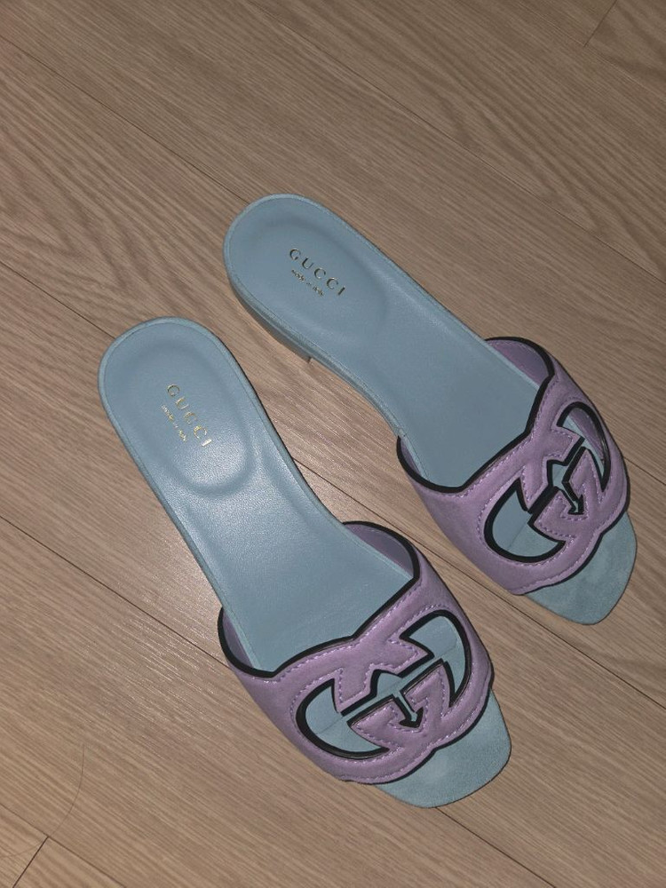 구찌 인터로킹 G 슬라이드 샌들--4