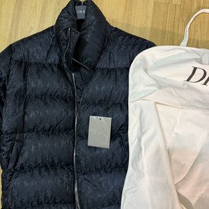 디올 오블리크 패딩 블랙 50 24FW 이미지