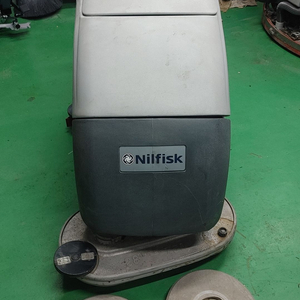 닐피스크 보행식 청소차 BA751