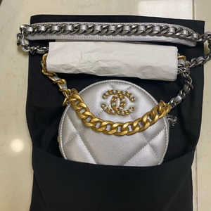 샤넬 19 탬버린 동그리백 이미지