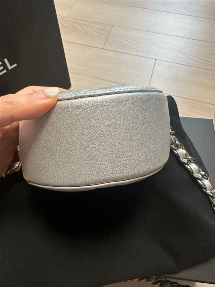 샤넬 19 탬버린 동그리백 이미지