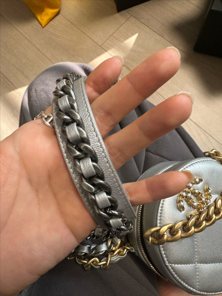 샤넬 19 탬버린 동그리백 이미지