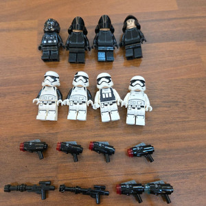 레고 스타워즈피규어입니다