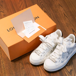 루이비통 타임아웃 로우탑 스니커즈