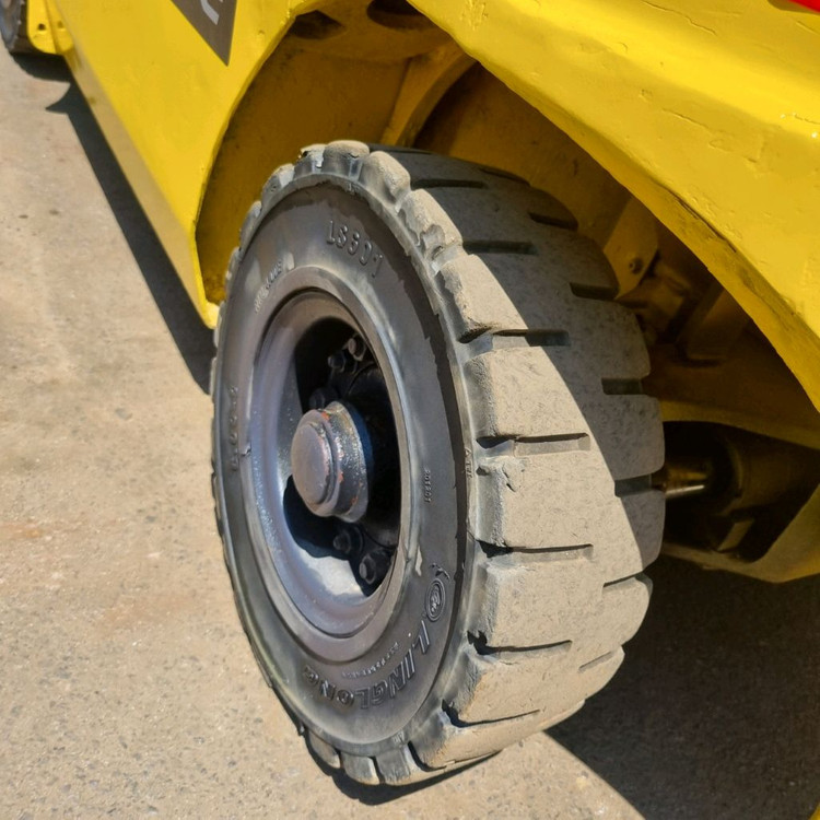 현대 2.5톤 자동발 캐빈 디젤중고지게차 이미지