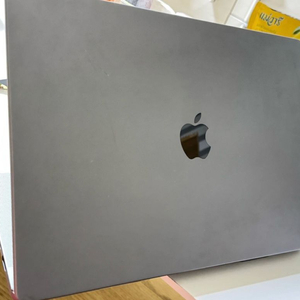 맥북프로 16인치 M1 Pro 판매합니다.