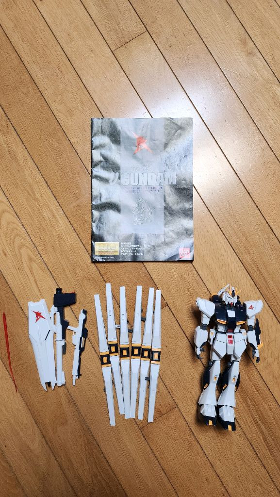 반다이 MG 1/100 뉴건담 버카 Ver Ka RX93 건담 프라모델--1