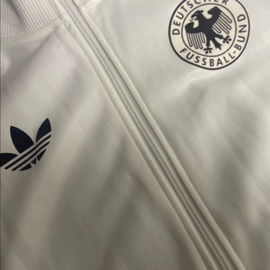크림 아디다스 독일 베켄바우어 트랙탑 M 화이트 이미지