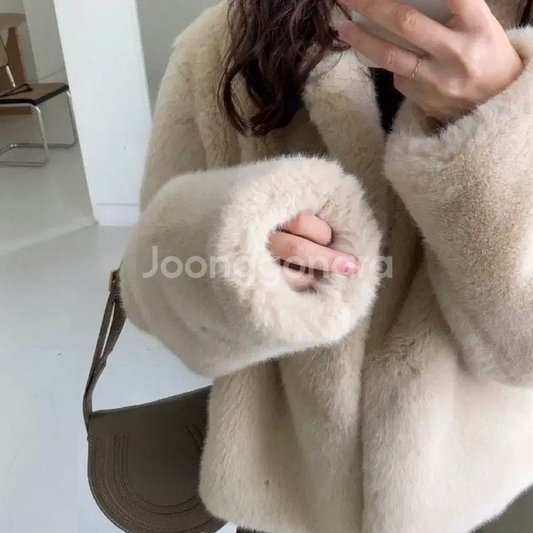 러브유쏘머치(LOVE YOU SO MUCH) 에코퍼 블루종자켓 프리사이즈 새상품--2