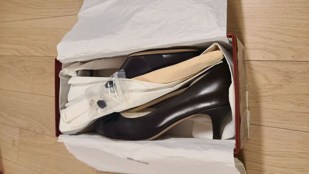 [정품/새상품] 페라가모 CARLA 55 블랙 펌프스 8D--3