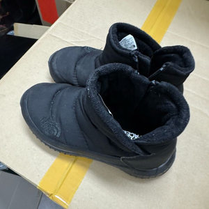 노스페이스 키즈 숏 부츠 블랙 (200) 이미지