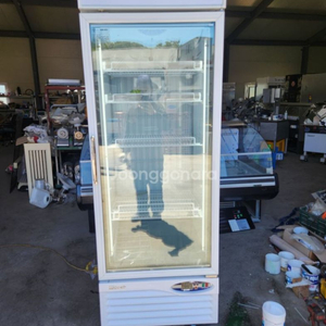 수직냉동고 판매합니다(각종 정육집기 및 마트시설쇼케이스 이미지