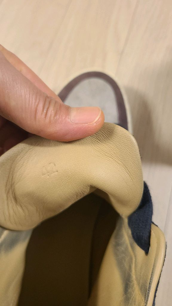 [정품] 에르메스 스니커즈 42사이즈--6