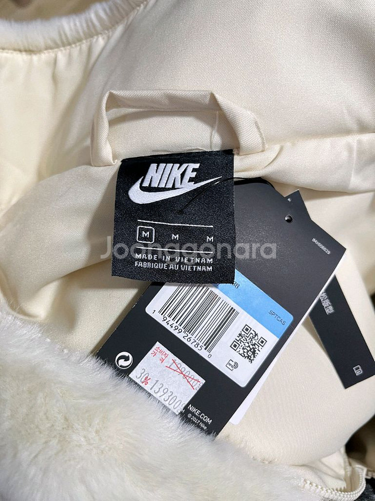 (새상품) 나이키 우먼 NSW 포우 퍼 자켓 파슬 M--4