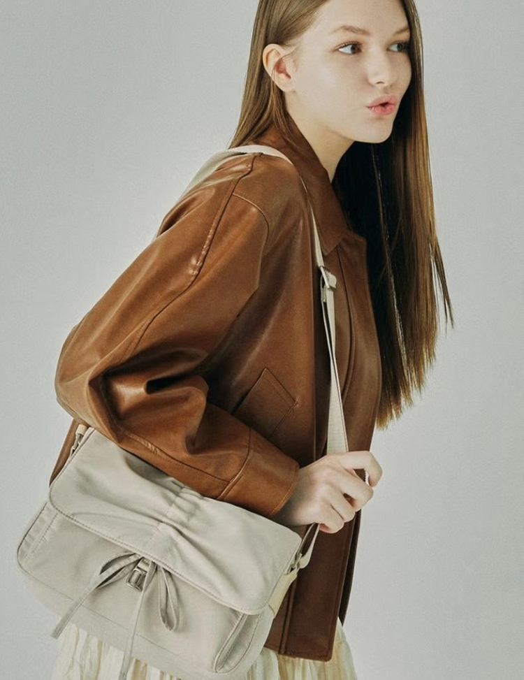 제이에스티나 크로스백 택포 삼만원--1